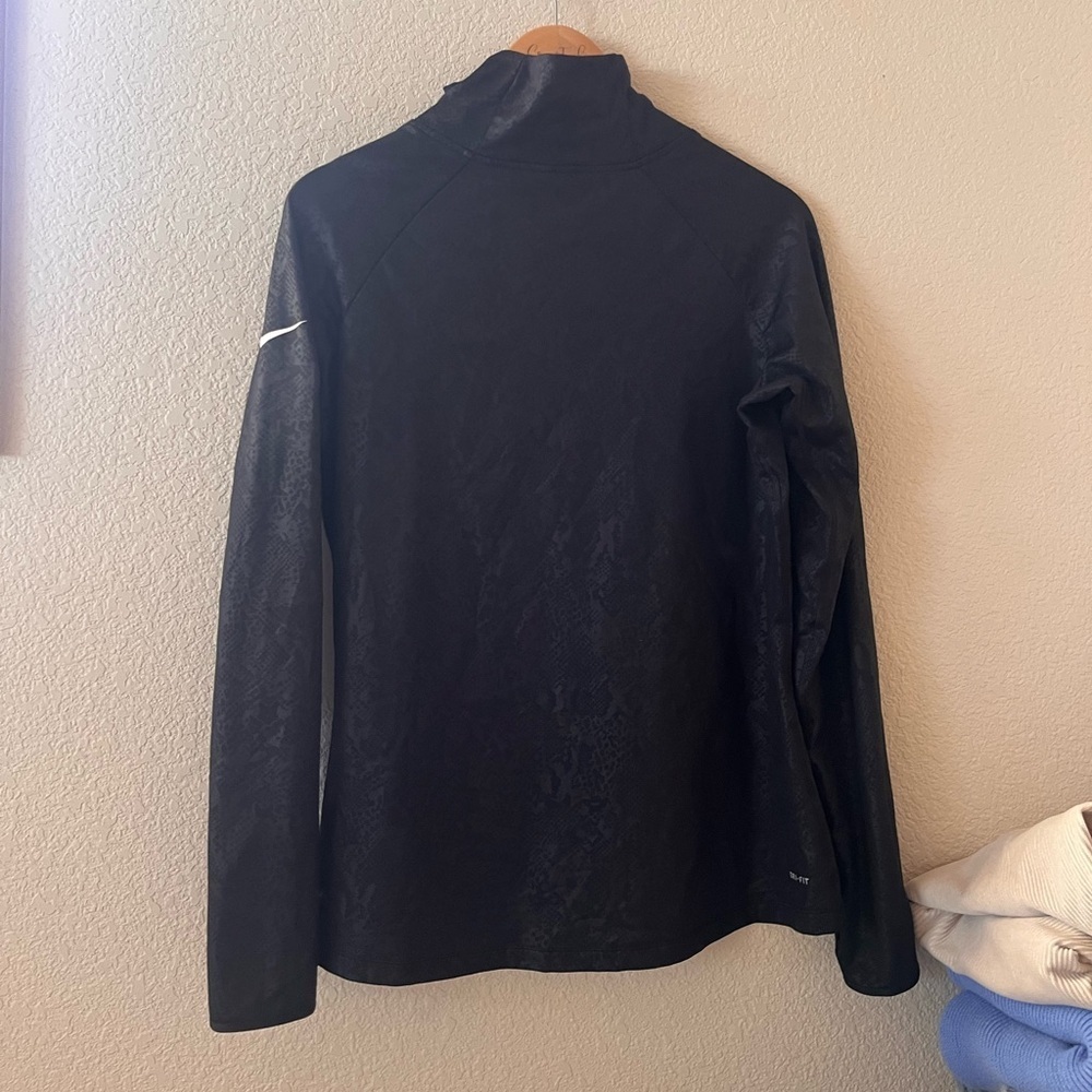 Nike Pro Women’s Dri-FIT HyperWarm Mock-neck Long Sleeve Top - Picture 2 of 9
